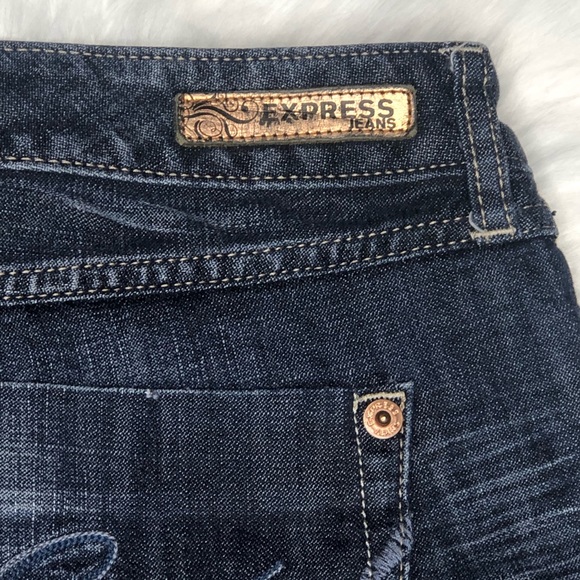 Express Frayed Shorts - Dark Wash - Picture 3 of 4